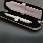 "Árvalányhaj" Abalone kagyló tolltest, Fehér arany gyűrű fekete gyémánttal