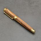 Leveche Kerámiabetétes toll, Olajfa tolltest, Aranyozott szerkezet