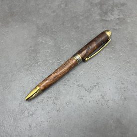   Mistral Golyóstoll, 80-90éves szőlőtőke, Titán arany szerkezet, fegyverfém gyűrű