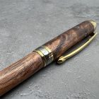 Mistral Golyóstoll, 80-90éves szőlőtőke, Titán arany szerkezet, fegyverfém gyűrű