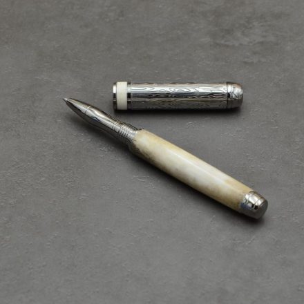 Mistral Kerámiabetétes toll, Szarvasagancs tolltest, Damaszkuszi acél kupak, agancs gyűrű