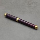 Mistral Kerámiabetétes toll, Bordói gyanta, Titán arany szerkezet, Titán arany gyűrű, vésett kupak