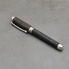 Mistral Kerámiabetétes toll, 5000 éves Mocsári Tölgy, Ródium szerkezet, Fegyverfém gyűrű.