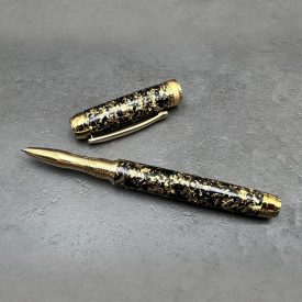   Mistral Kerámiabetétes toll, Onix gyanta, Titán arany szerkezet, szatén arany gyűrű