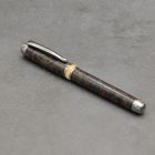 Mistral töltőtoll, Stabilizált és színezett Karéliai Nyírfa, Mamutagyar gyűrű, Fegyverfém szerkezet