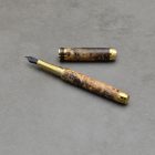 Mistral Töltőtoll, Cédrusfa gyökér, Titán arany szerkezet, fekete gyűrű, fekete Bock tollhegy