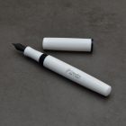 P52 töltőtoll, "Stromtrooper" Fehér gyanta