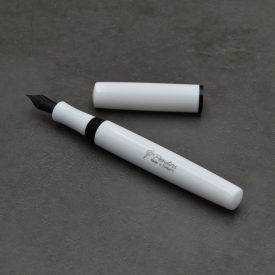 P52 töltőtoll, "Stromtrooper" Fehér gyanta