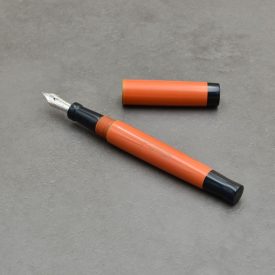 P52 töltőtoll, Narancssárga/Fekete Ebonit