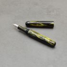 P52 töltőtoll, "Méreg gyöngy" gyanta