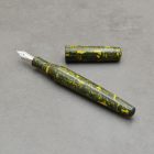 P52 töltőtoll, "Fullánk" Fekete/Sárga Ebonit