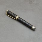 "Sötét Lovag" Fekete Trustone tolltest, Sárga arany alkatrészek, Fehér gyémántok