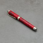 "Vörös Dáma"  Vörös Jáspis Trustone tolltest, Fehér arany alkatrészek, Fehér és Fekete gyémánt